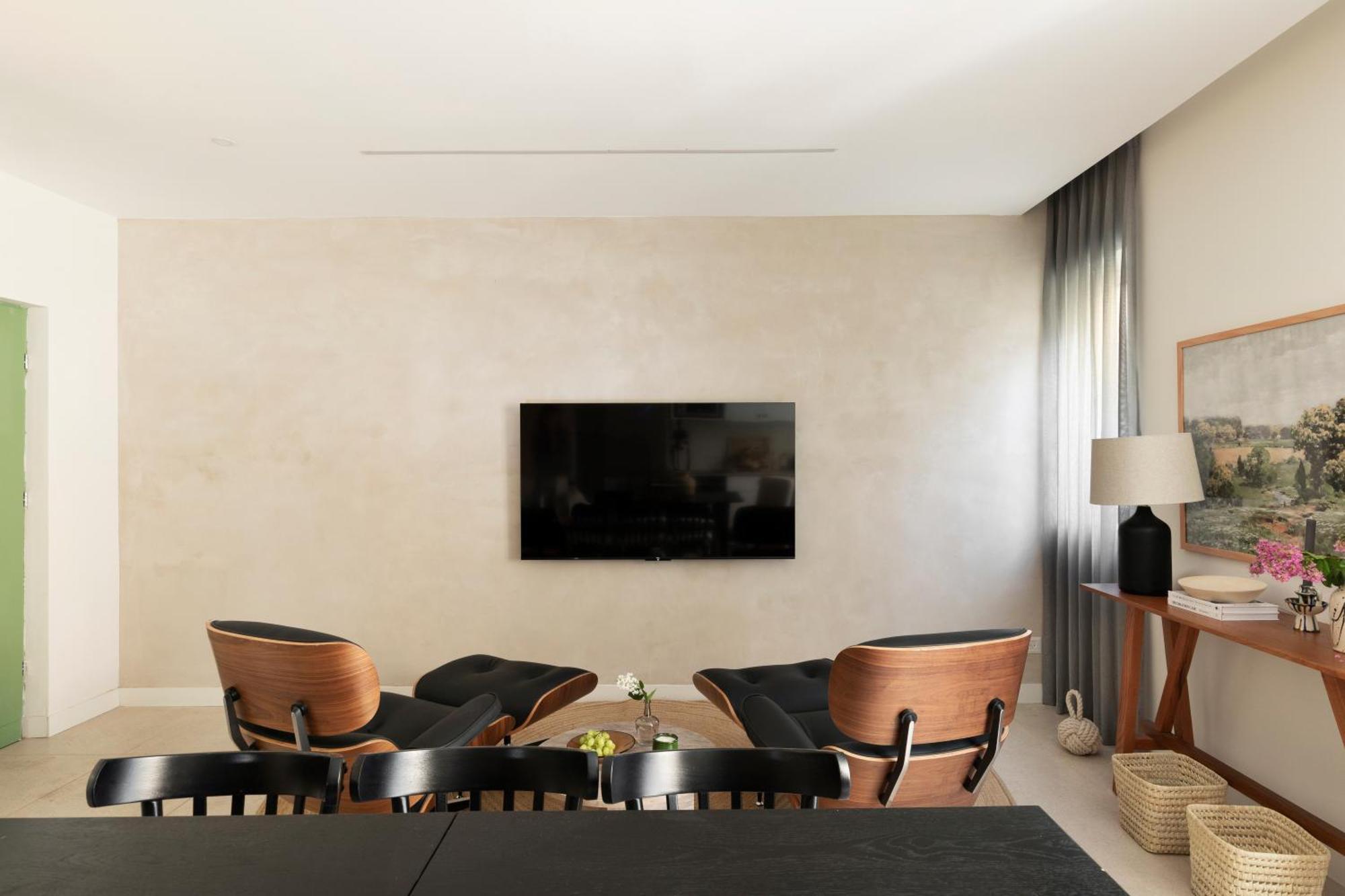 Aparthotel The J Luxury Apartments - By Localz Group *