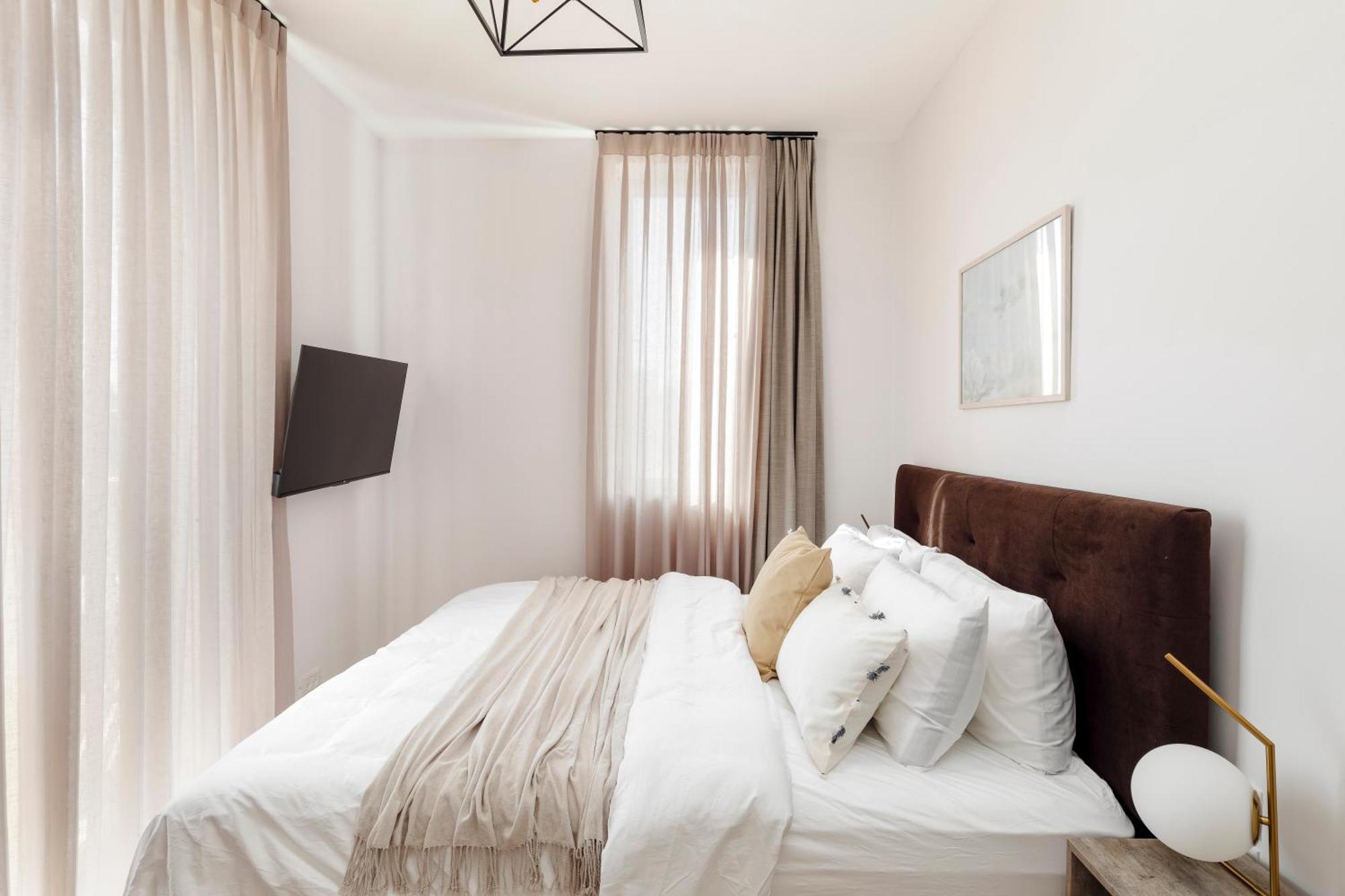 Aparthotel The J Luxury Apartments - By Localz Group